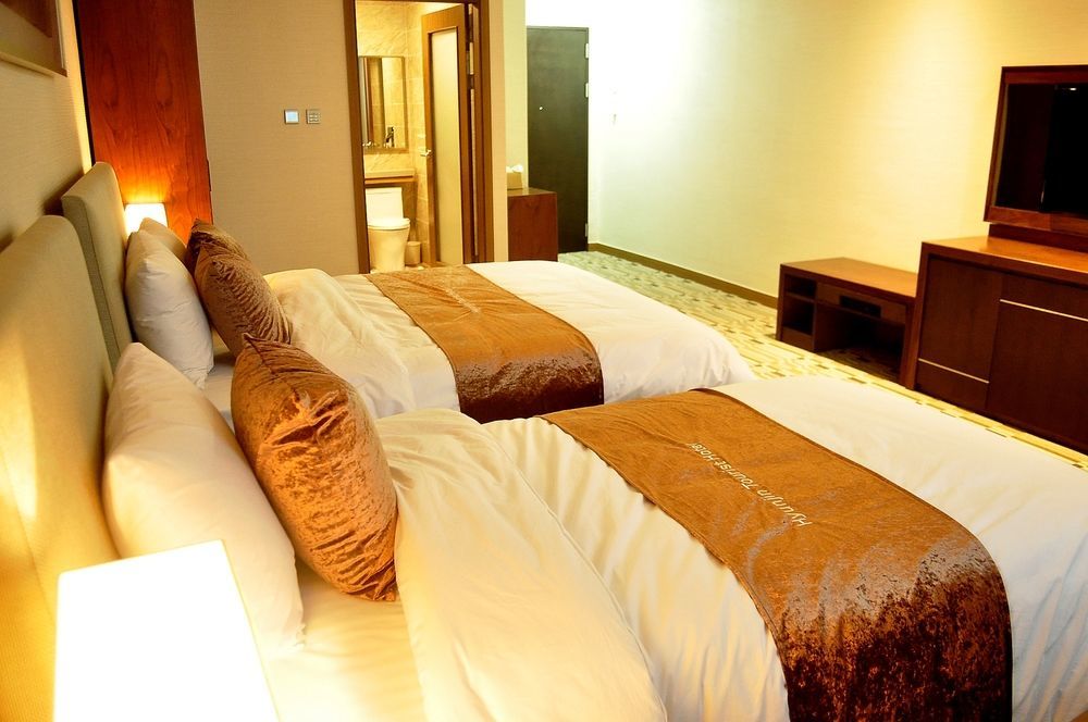 Hyunjin Tourist Hotel Donghae Bagian luar foto