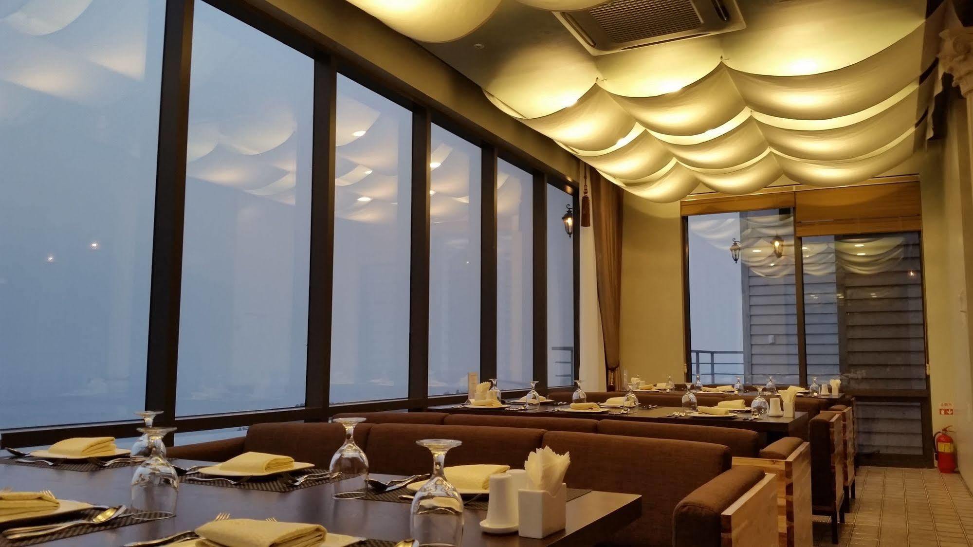 Hyunjin Tourist Hotel Donghae Bagian luar foto